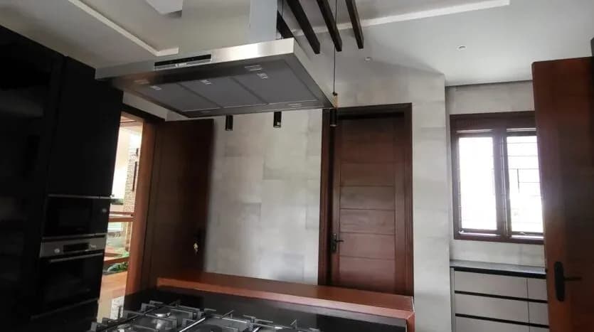 4 BEDROOM HOUSE FOR SALE IN RUNDA - Image 1