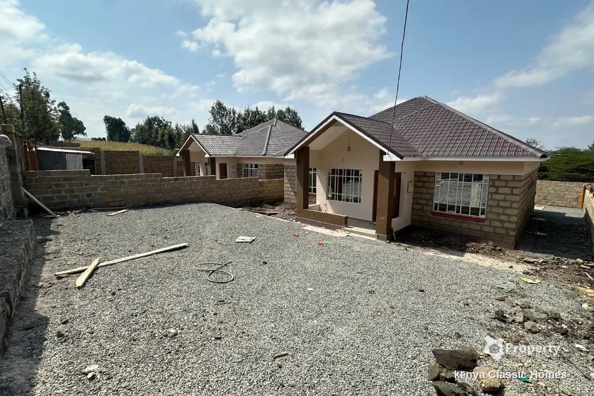 3-Bedroom Bungalow with DSQ for Sale in Matasia @Ksh. 8.5M - Image 1