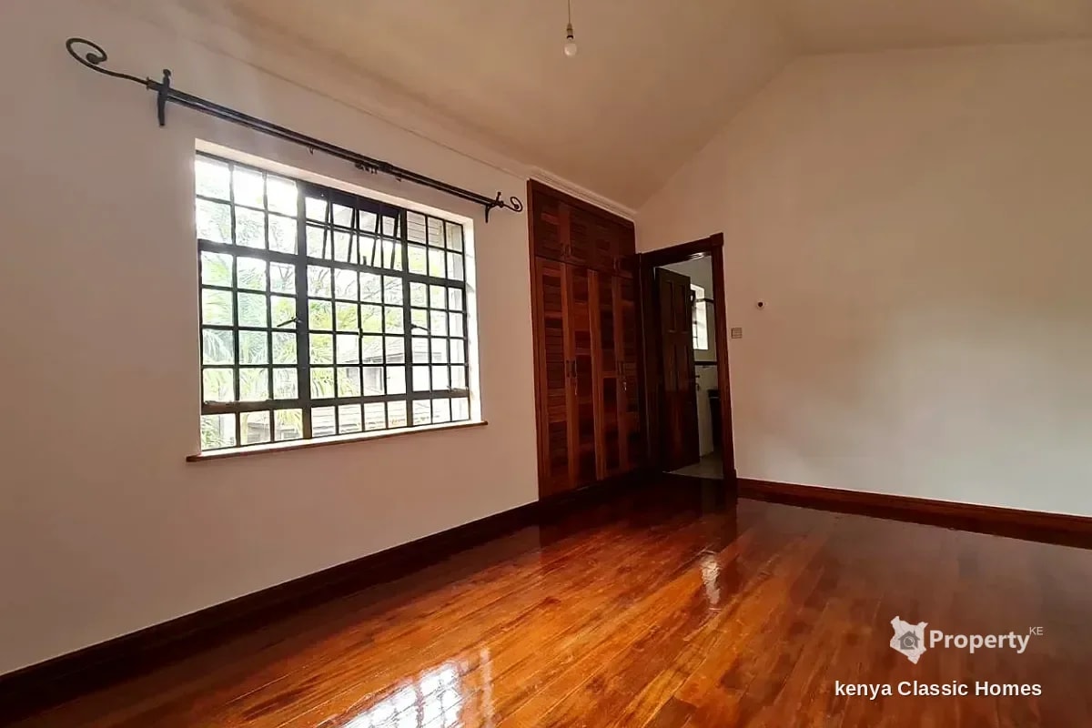 4-BEDROOM TOWNHOUSE FOR RENT – LAVINGTON - Image 1
